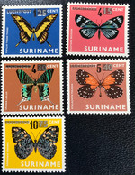 Suriname - C1/14 - MNH - 1977 - Michel 799#803 - Vlinders - Cat € 1,80 - Suriname