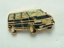 PIN'S VOLKSWAGEN - CARAVELLE - Volkswagen