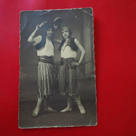 CARTE PHOTO LIEU A IDENTIFIER DANSEUSE MUSICIENNE - Moda