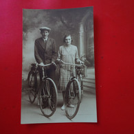 CARTE PHOTO LIEU A IDENTIFIER MEAUX ? CYCLISTE - Fashion