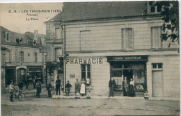 86 - Les Trois Moutiers : La Place - Les Trois Moutiers