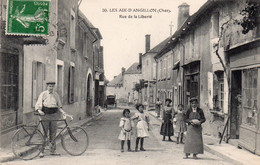 CPA LES AIX D'ANGILLON - Rue De La Liberté. - Other & Unclassified