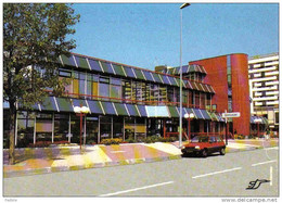 Carte Postale  69. Rillieux  Centre De Communication Et De Culture "Baudelaire" Renault 5 Trés Beau Plan - Rillieux La Pape