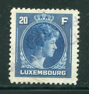 LUXEMBOURG- Y&T N°355- Oblitéré - 1944 Charlotte De Perfíl Derecho