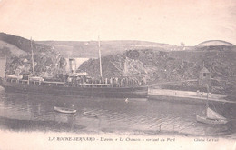 La Roche Bernard   L'aviso "Le Chamois "  (1905-1925 ) Sortant Du Port - La Roche-Bernard