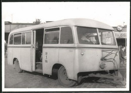 Fotografie Unbekannter Fotograf, Ansicht Berlin-Grünau, BVG Bus-Anhänger LOWA Am S-Bahnhof Grünau 1958 - Plaatsen