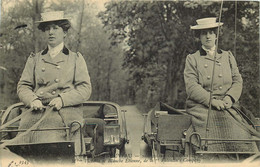 PARIS NOUVEAU  Nos Jolies Cochères  " Mlles Victoria Et Blanche Etienne  " - Petits Métiers à Paris