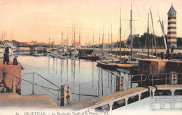 DEAUVILLE - Le Bassin Des Yachts Et Le Phare - Pêcheur à La Ligne - Deauville
