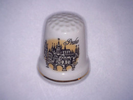 Ancien Dé à Coudre En Porcelaine PRAHA Haut 2,8 Cm Env - Thimbles