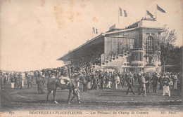 DEAUVILLE - L'Hippodrome - Les Tribunes Du Champ De Courses - Cheval + Jockey - Deauville