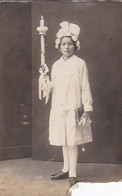 AK Foto Mädchen In Kommunionskleid Und Kerze - Kommunion - Hofphotograph Frölich, Dinkelsbühl - Ca. 1910  (57507) - Communion