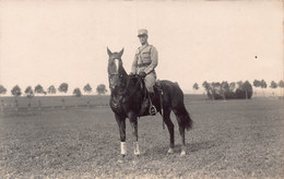 Militaria  - Schweizer Armee - Armée Suisse - Cavalier - Place D'armes De Bière Officier à Cheval (Brugger Bière) - Bière