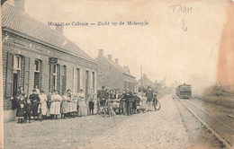 MERXPLAS COLONIE - Zicht Op De Molezijde - Carte Très Animée Avec Tram à Vapeur Arrivant Et Circulé En 1909 - Merksplas