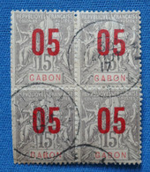 AB1  GABON BLOC SUR FRAGMENT + SURCHARGE ROUGE  1912 NE MANQUENT PAS DE DENTS+OBLITERES - Usados