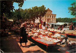 CPSM Sorgues-Le Marché-Place De La Mairie-Timbre    L929 - Sorgues