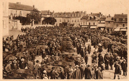 87. CPA - NEXON - Le Champ De Foire - Marché Aux Bestiaux - Scan Du Verso -  1948 - - Fairs