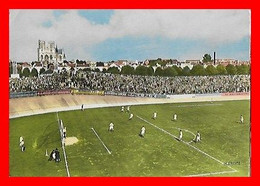 CPSM/gf  (51) REIMS.  Le Stade Et Les Populaires Dans Les Années 60...G462 - Fussball