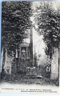 C. P. A. : 14 Environs De VIRE : ROULLOURS : Monument Religieux Sur La Route De Vire à Maisoncelles, Timbre En 1904 - Vire
