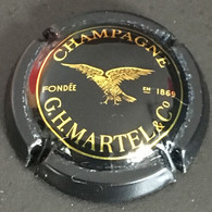 50 - 26 - G.H. Martel Fondée En 1869, Noir Et Or Capsule De Champagne - Martel GH