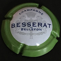 99 - 31 - Besserat De Bellefon (Contour Vert Pâle) Champagne Haut De Capsule Capsule De Champagne - Besserat De Bellefon