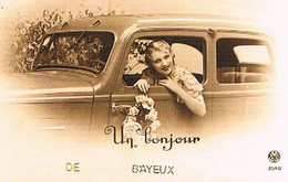 14  UN BONJOUR  DE   BAYEUX    CPM  TBE   1060 - Bayeux