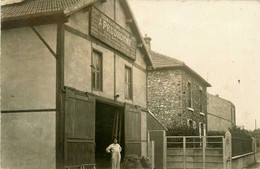 Montrouge * Carte Photo * Commerce Débris De Peaux Et Cuirs A. PRUDHOMME , 2 Rue Danton * Artisan - Montrouge