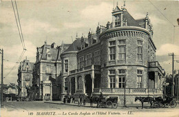 Biarritz * Vue Sur Le Cercle Anglais Et Hôtel Victoria * Attelage - Biarritz