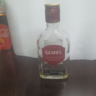 SCOTLAND-Grant's-BLENDED SCOTCH WHISKY (40%-alc)-(200ml)-(25683)-bottle Used - Whisky