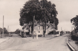 NEUVY LA PLACE ET LA MAIRIE CPSM PF ANNEE 1950 - Marchenoir