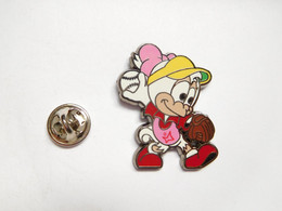 Superbe Pin's Pins En Zamac , Baseball  ,  Signé C&C 1993 - Baseball