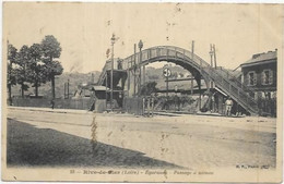 D 42.  RIVE DE GIER.   PASSAGE A NIVEAU AN 1912. - Rive De Gier