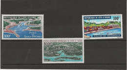 COTE D'IVOIRE - POSTE AERIENNE N° 49 A 51 -NEUF INFIME TRACE CHARNIERE - ANNEE 1971- COTE :18,70 € - Ivoorkust (1960-...)