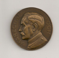 Ref KDK : Médaille Bronze 40 Mm Marechal Foch Congrés Des Officiers De Réserve Région Bagneres De Bigorre 1937 + Boite - Professionnels / De Société