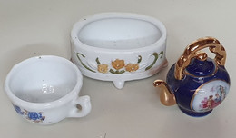 Lot De 3 Petites Vaisselle - Tasse Coupelle Fleurie Théière Cafetière - STATUETTE - Bon état - 35 / Vers 1990 - Other & Unclassified