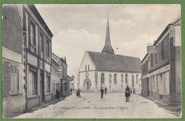 CPA - EURE - MARCILLY SUR EURE - GRANDE RUE ET L'ÉGLISE - Animation, Hotels, Café - édition Ch. Foucault / 51 - Marcilly-sur-Eure