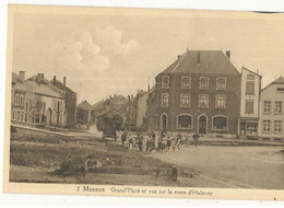 CPA, Belgique , N°2 , Musson , Grand'Place Et Vue Sur La Route D'Halanzy , Animée - Musson