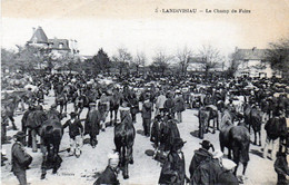 CPA -  LANDIVISIAU  (29)  Le Champ De Foire  ( Foire Aux Chevaux) - Landivisiau