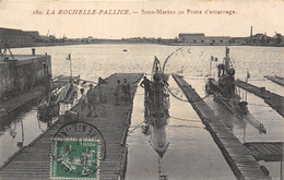 17-LA-ROCHELLE-PALLICE- SOUS-MARIN AU POSTE D'AMARRAGE - La Rochelle