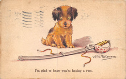 21-P-BRT.2963 : CARTE ILLUSTREE PAR VERA PATERSON. CHIEN ET SABRE. I'M GLAD TO KNOW YOU'RE HAVING A REST - Paterson