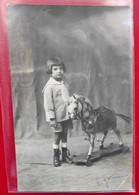 CARTE PHOTO ENFANT VIEUX JOUET CHEVAL - Autres & Non Classés