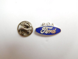Superbe Pin's En EGF , Auto Ford , SOA  , Ford Courtoise Automobiles Saint Ouen L'Aumône , Signé Coinderoux - Ford
