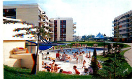 Cpm LE CHESNAY 78 PARLY 2 - Piscine - Le Chesnay