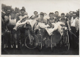 Photo 13/18 Course De Vélos Années 50 ,Macron Photo CV 19ème Gobillot - Cyclisme