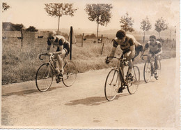 Photo 13/18 Course De Vélos Années 50 ,Macron Photo CV 19ème Gobillot - Radsport