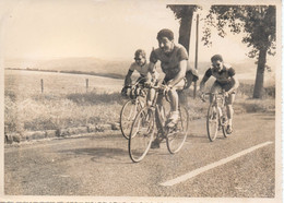 Photo 13/18 Course De Vélos Années 50 ,Macron Photo CV 19ème Gobillot - Cycling