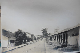 Photo Ancienne Indochine Cochinchine Environs De Saigon - Hocmon Maisons à Compartiments 1900-1920 Sans Doute Par Nadal - Old (before 1900)