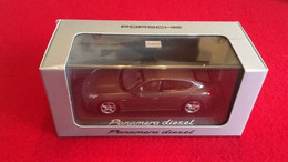 Porsche Panamera Diesel (2014) Gris Agate 1/43 Minichamps - Minichamps