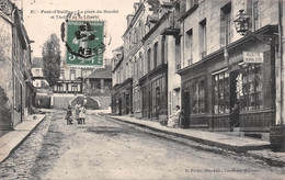 PONT-d'OUILLY - La Place Du Marché Et L'Arbre De La Liberté - Recette Buraliste - Pont D'Ouilly