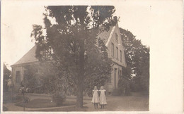 LAER Kr Steinfurt Bezirk Münster Original Fotokarte 2 Mädchen Vor Ihrem Haus 13.1.1911 Gelaufen - Steinfurt