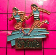 1817 Pin's Pins / Beau Et Rare / THEME : SPORTS / ATHLETISME RELAIS ST YORRE - Athletics